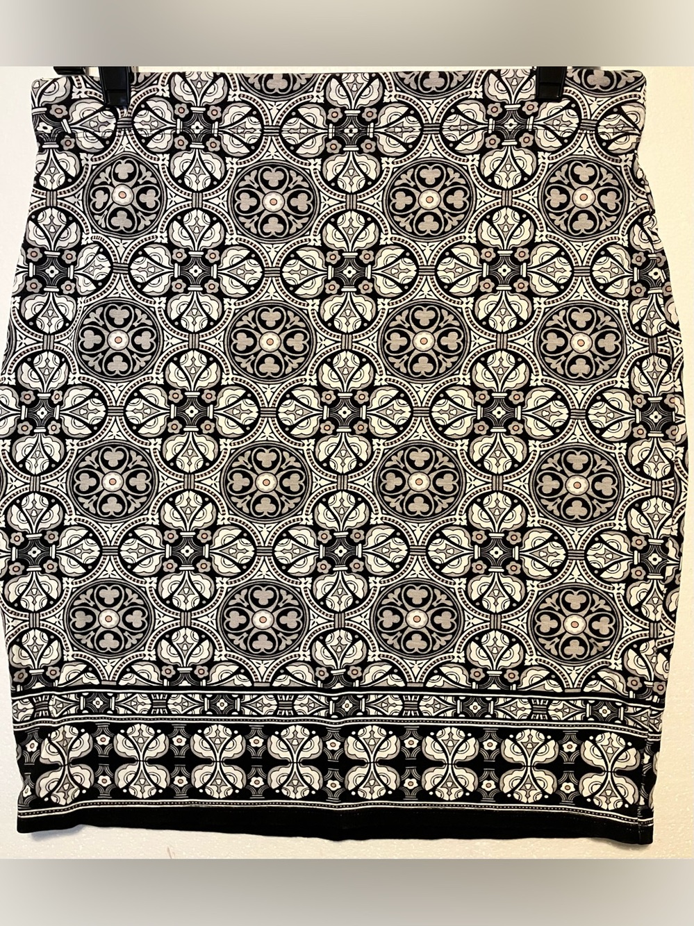 Max Studio Small Black and White Mosaic Print Pencil Skirt